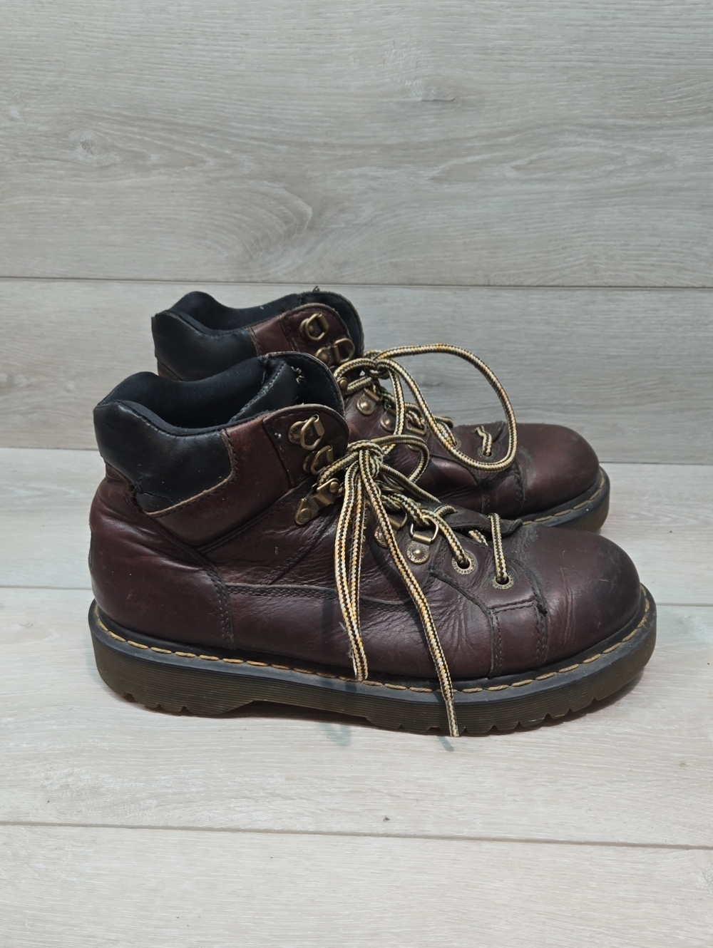 Vintage Dr. Martens Men's 9738 High Top Leather Lace-Up Boots Shoes Sneakers 9M - Picture 2 of 13